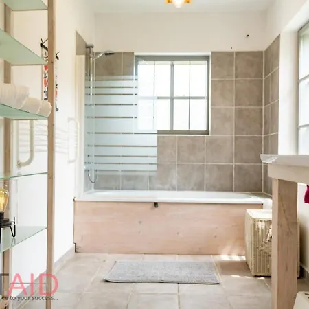 Harmony Hillside - Hostaid Apartment *